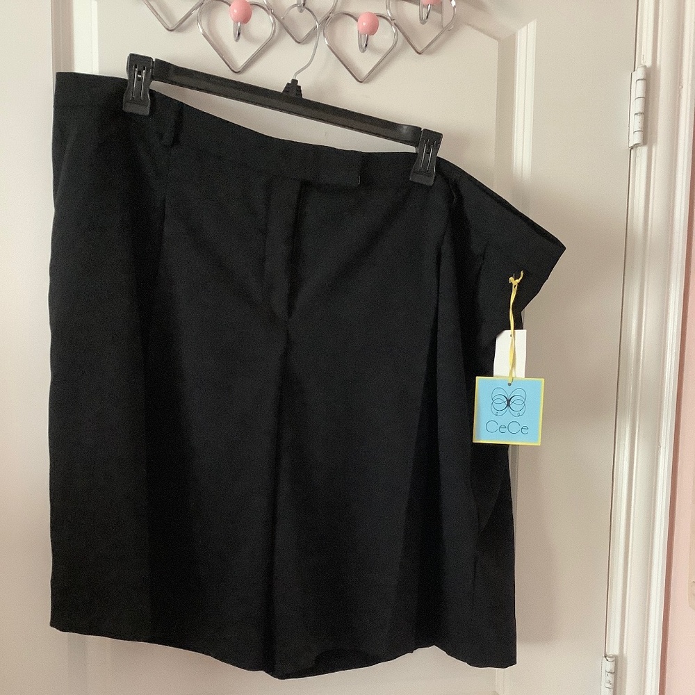 CeCe plus-size shorts size 24W black